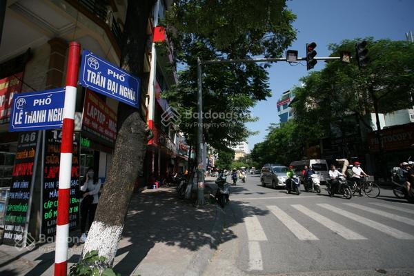 Nhà 5 tầng thang máy mới tinh kv bách khoa 45m2. giá 10 tỷ 8. gần phố ở ngay