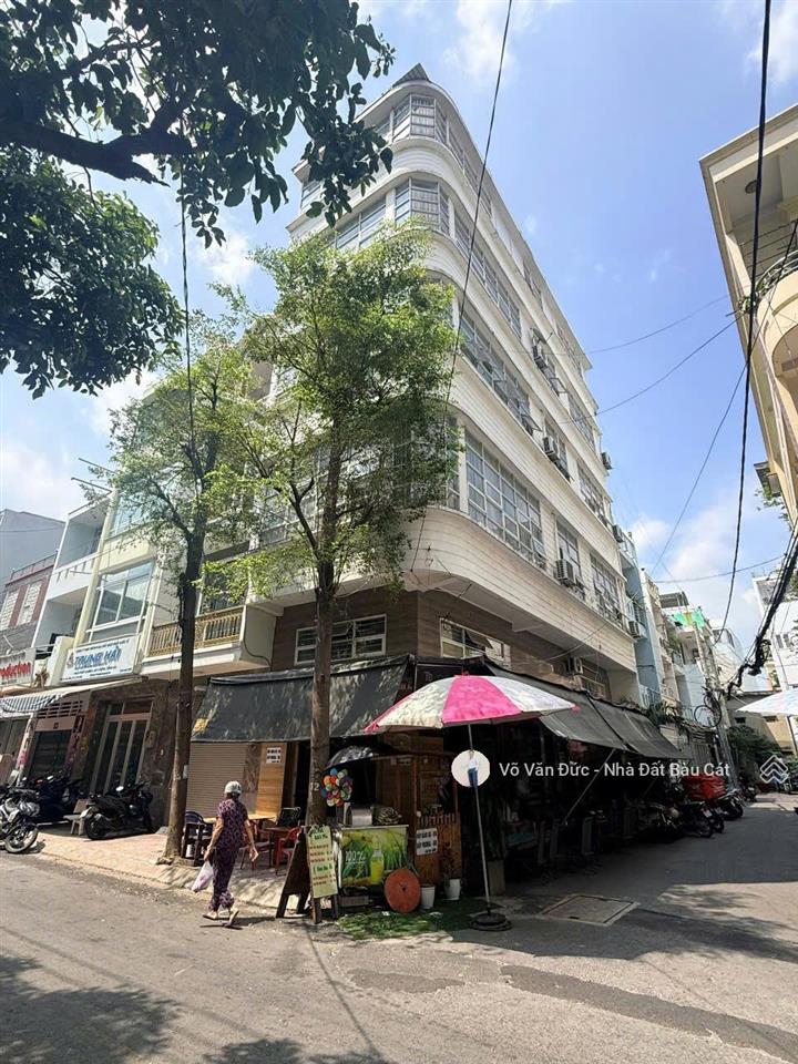 Bán nhà góc 2 mặt tiền khu bàu cát tân bình. dt 4x14 đúc 6 tấm(1 trệt + 5lầu + st) thu nhập 600tr/n