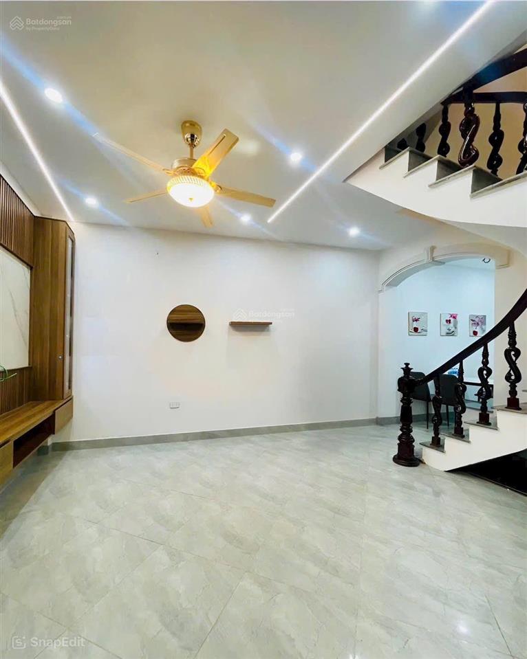 Bán gấp 140 đông thiên vĩnh hưng. 35m2. 4 tầng. giá 4,6 tỷ. ngõ nông rộng thoáng