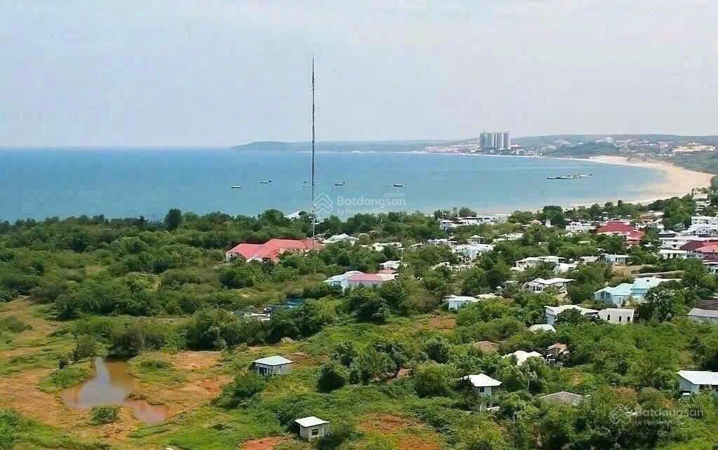 Bán nhanh quỹ đất 2mt đường 6m ngay nguyễn cơ thạch đối diện công viên ven biển ngang 70m