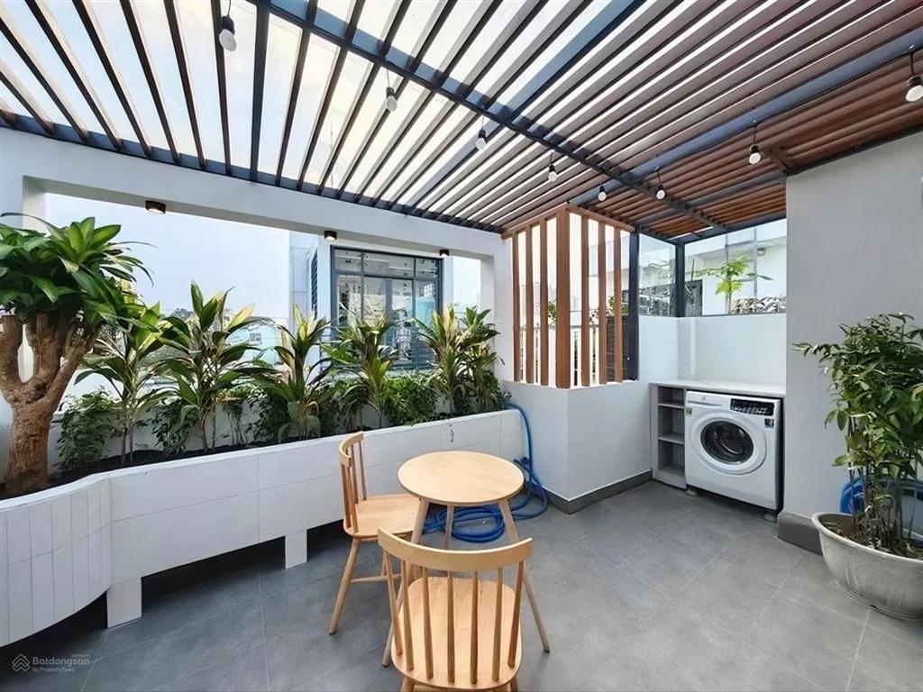 Bán căn nhà 5 tầng mới đẹp ngay khu vip phường bàn cờ, hxh, hơn 8 tỷ