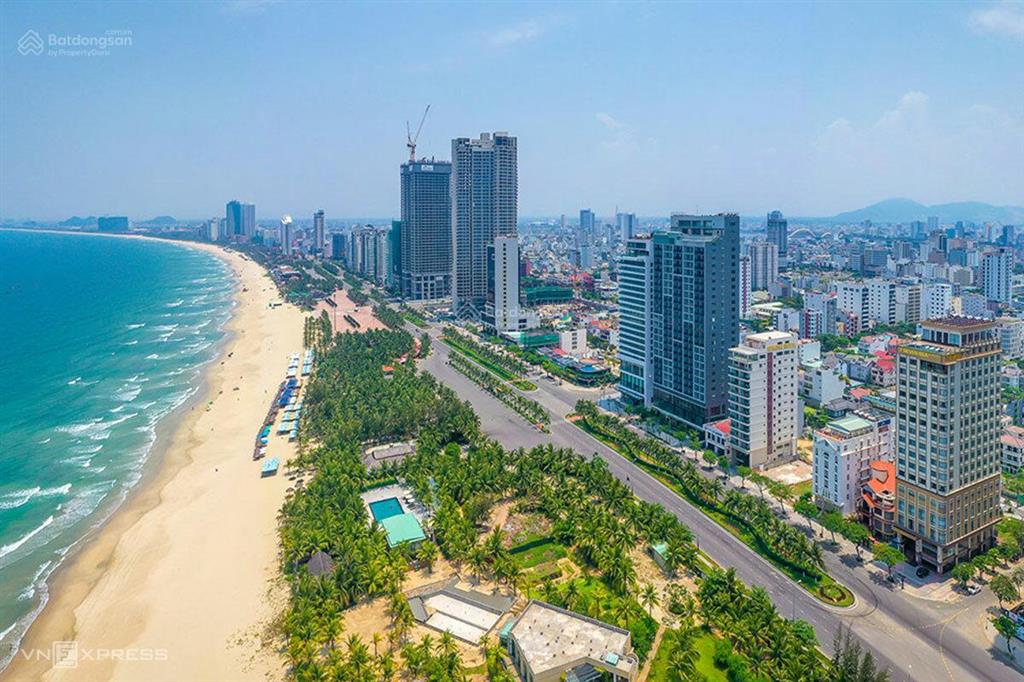 Mặt tiền đường hoàng sa trực diện biển. ngay bãi tắm mân thái đoạn vip nhất hoàng sa.