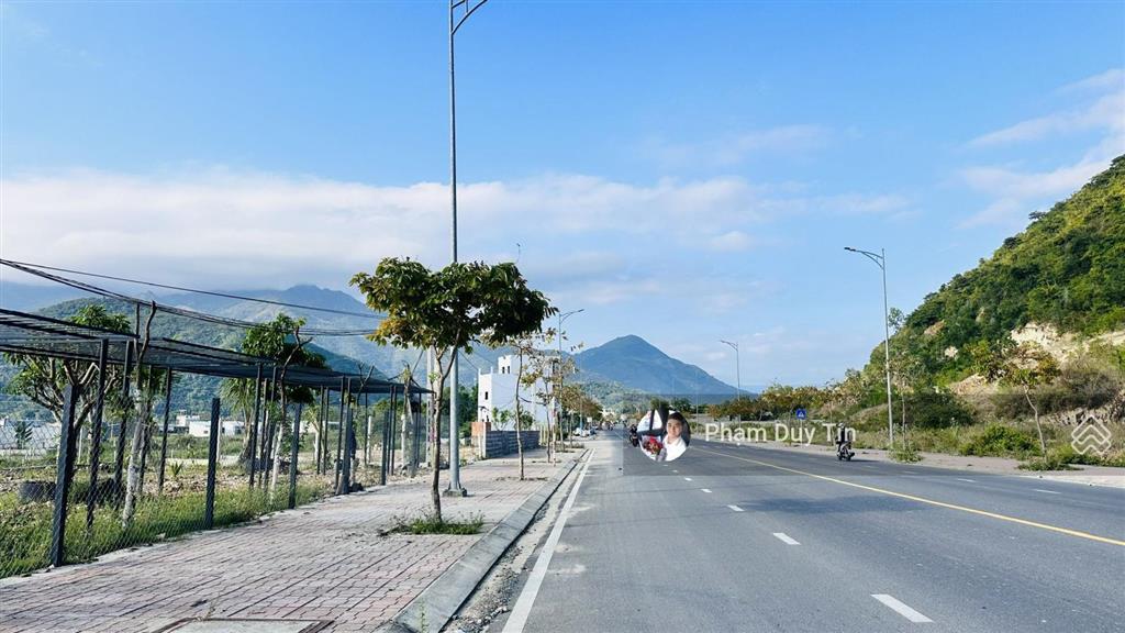 Cần bán lô phước thượng phường nam nha trang cách đường phong châu chỉ 20m. vị trí tiềm năng