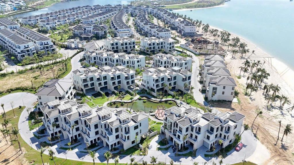 Bán biệt thự grand bay halong villas, chỉ 35 tỷ, 215m2, view đẹp, giá ưu đãi, hạ long, quảng ninh