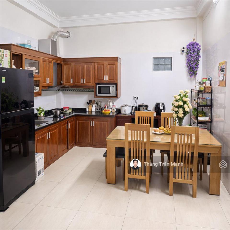 8 tỷ nhà phú đô 39,3m2 x 6 tầng 7 phòng ngủ ngõ 3 gác quay đầu vài bước ra mặt phố