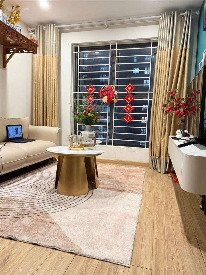 Cần bán căn hộ ct7h dt 57m2, 2pn, 2wc full đồ giá 3 tỷ 250 tr có thluong. 0988 187 ***