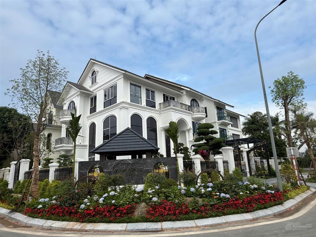 Chính chủ cần bán gấp bt 300m² sunny garden city, full nội thất sẵn ở ngay, hướng nam, giá 3x tỷ