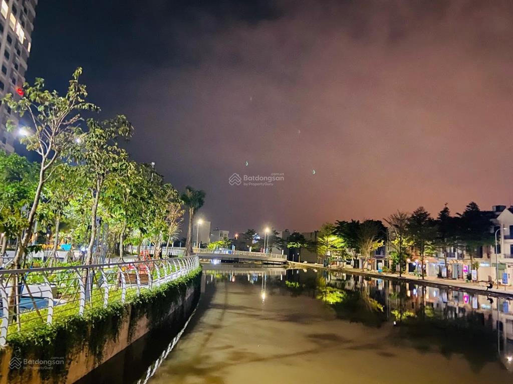Bán nhanh 60m2 giá 2,8 tỷ, đã có sổ, tầng đẹp giá tốt chung cư 0908 005 ***