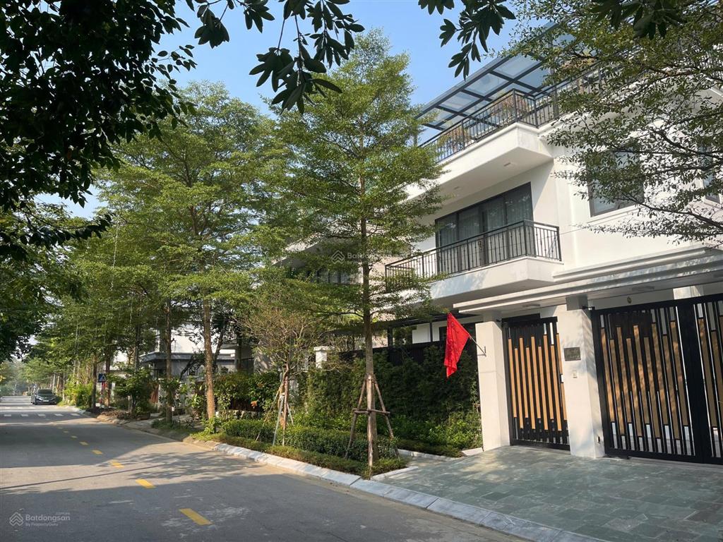 Gấp!! bán gấp biệt thự đơn lập 300m sunny garden city, nhà thô, giá 33 tỷ. mr hoàng 0981 669 ***