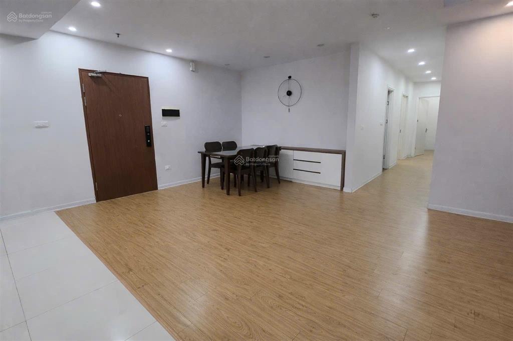 Bán căn hộ chung cư toà cenland 137 nguyễn ngọc vũ, cầu giấy. dt 80m2 3pn giá 5.7 tỷ. 0983 237 ***