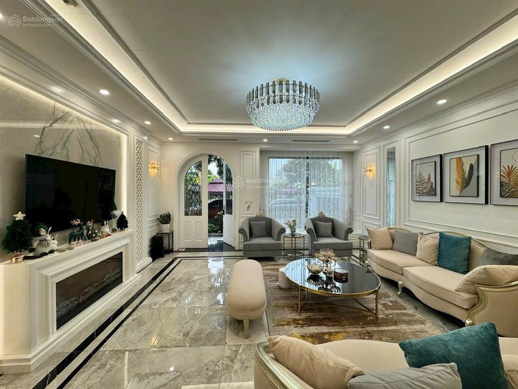 Bán căn biệt thự trong vinhomes long biên. bán căn bt hoa lan 235m², mt 9m