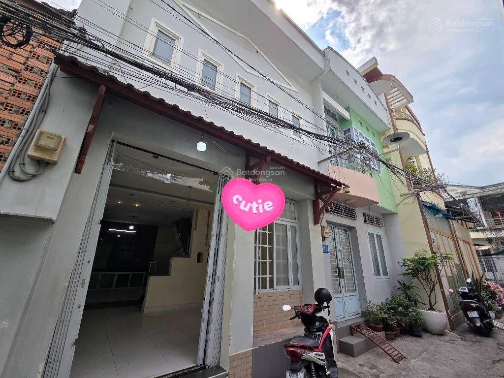 Bán nhà 2 tầng đường bà hom, gần chợ phú lâm