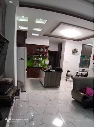 Bán căn hộ dịch vụ mặt tiền kinh doanh đường Văn Chung, Phường 13, Tân Bình, 124m2, 6 tầng, thang máy