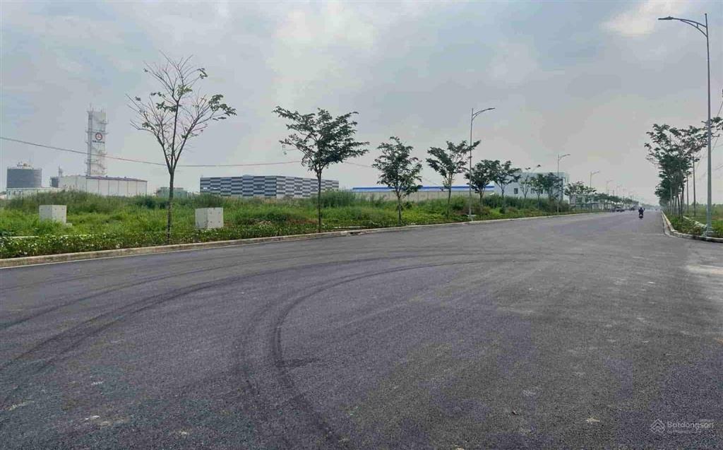 Bán đất kho xưởng 25.000m2 góc 2 mặt tiền khu công nghiệp đức hoà 3, đức hoà, long an