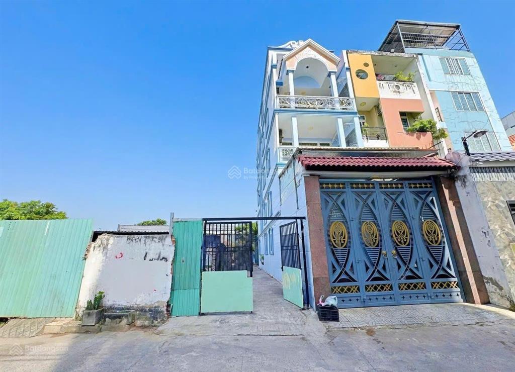 Có 1 0 2! góc 2 mt sát phạm văn đồng 87 m² 8.4 tỷ xây 5 tầng đường ô tô cạnh st moritz