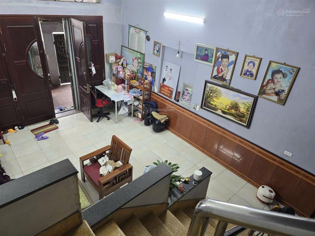Chính chủ bán nhà 2 tầng, lô góc 3 mặt tiền. thị cầu, phường vũ ninh, tp bắc ninh. đường ô tô tránh