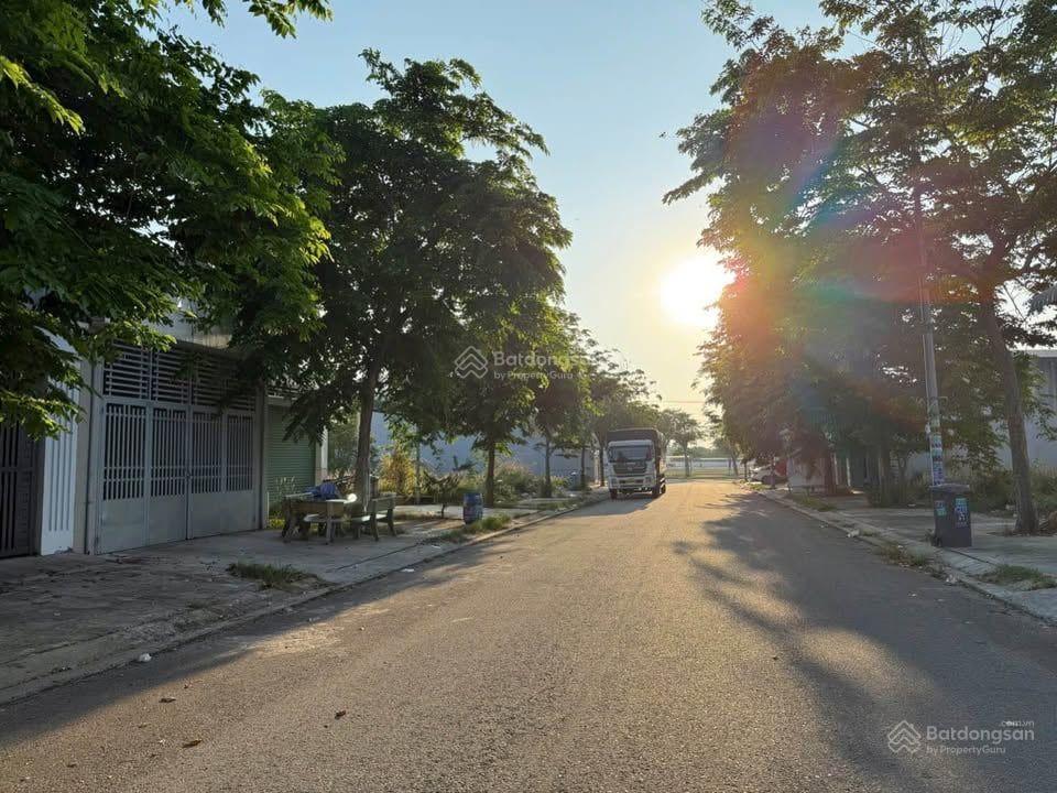 Cần bán lô 125m2 giá 1 tỷ 450 mặt tiền đường nb8a kcn vsip 2, đường nhựa 8m thông thoáng, sổ riêng