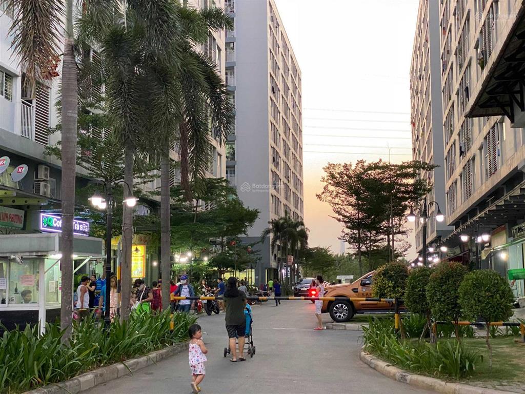 Bán căn thương mại 2 tỷ căn góc, ehomes phú hữu, có nội thất