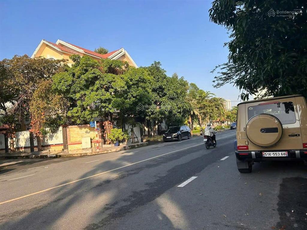 Biệt thự đl 288m², 5pn, hồ bơi riêng, giá tốt pmh chỉ 79,9 tỷ, liền kề công viên lớn, siêu thị