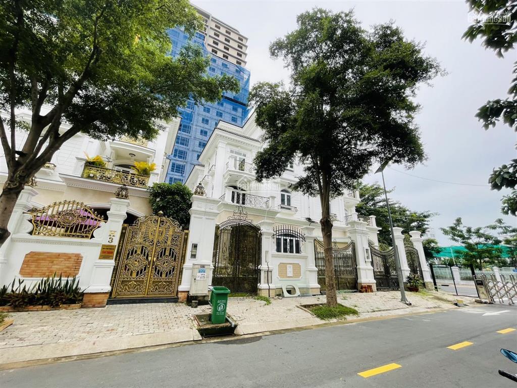 Chính chủ đi định cư bán gấp biệt thự cityland nguyễn thị thập 10 x 22m giá chỉ 46 tỷ (650m2 sàn)