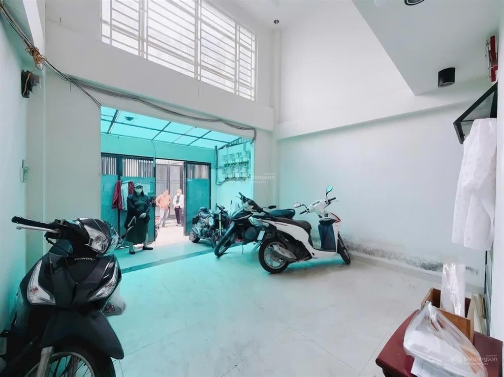 Nhà diện tích 4,2x18m xây 5 tầng xe hơi đến nhà lâm văn bền quận 7