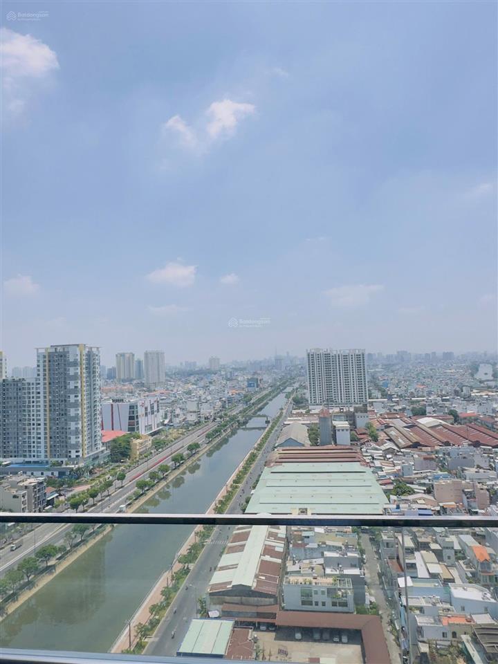 Bán căn 2pn 1wc view trực diện bến bình đông + đầm sen