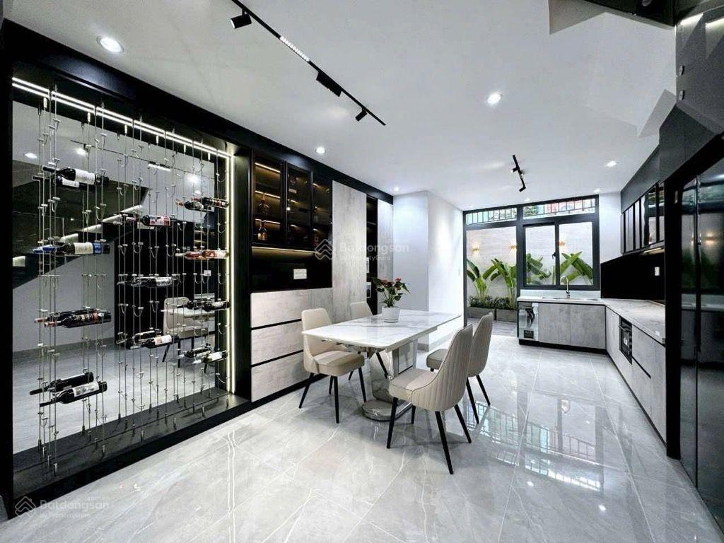 80m2 nhà 3 tầng tặng hết nội thất chỉ 7 tỷ