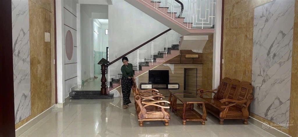 Chủ gửi bán nhà 2 tầng 2 mê đường 5m5 lề 3m đường đá bàn khu tái định cư phong nam hòa xuân