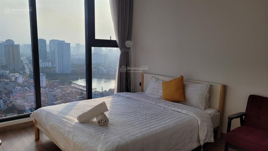 Bán căn hộ tầng 15 hướng đông nam đủ đồ 16,8 tỷ (0913 809 ***)