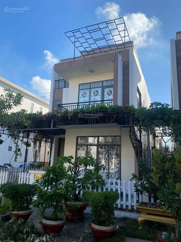 Bán gấp biệt thự trần anhview sông đã hoàn hiện,112m2.giá3tỷ6(full)sổ hoàn công, trung tâm bến lức.