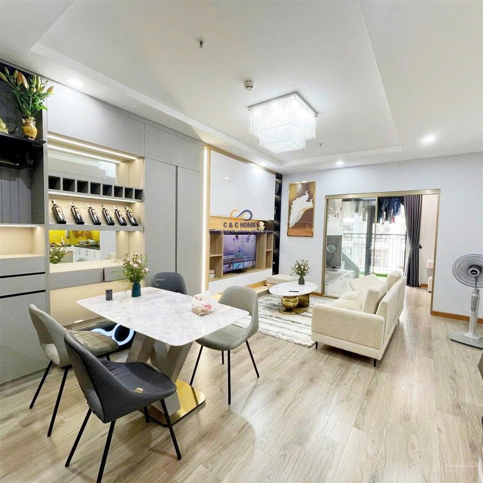 Bán gấp căn 2pn 81m2 toà t10 view nhạc nước, full mới như ảnh, giá chỉ hơn 9 tỷ. 0944 537 ***