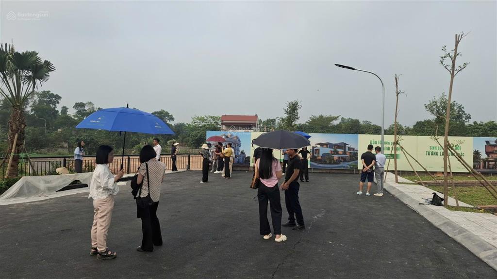 Bán đất hòa lạc 2,1 tỷ view hồ cực đẹp, gần đại học quốc gia & fpt
