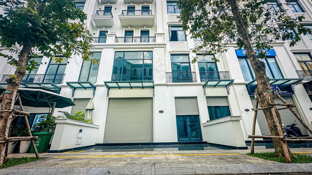 Siêu tốt 21 tỷ nhà mặt tiền 162m2 manhattan vinhomes q9, mặt tiền đường kinh doanh. 0901 382 ***