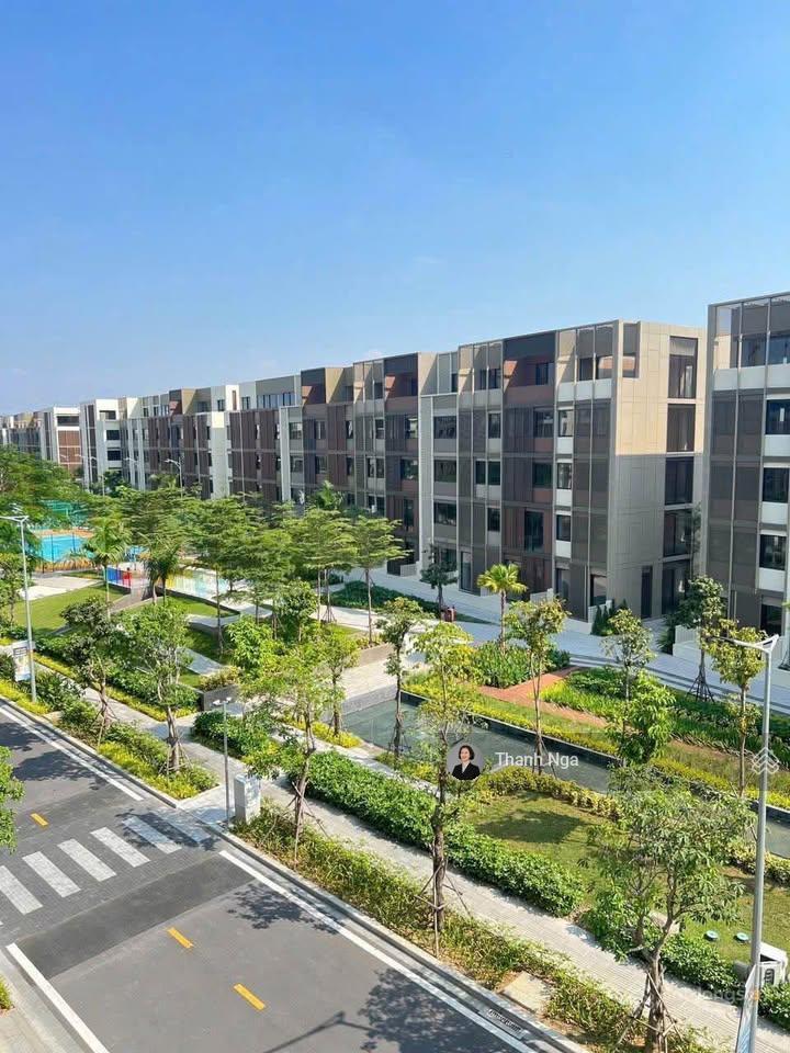 Bán nhà phố 5 tầng soho kđt the global city mặt công viên, giá vô cùng hấp dẫn