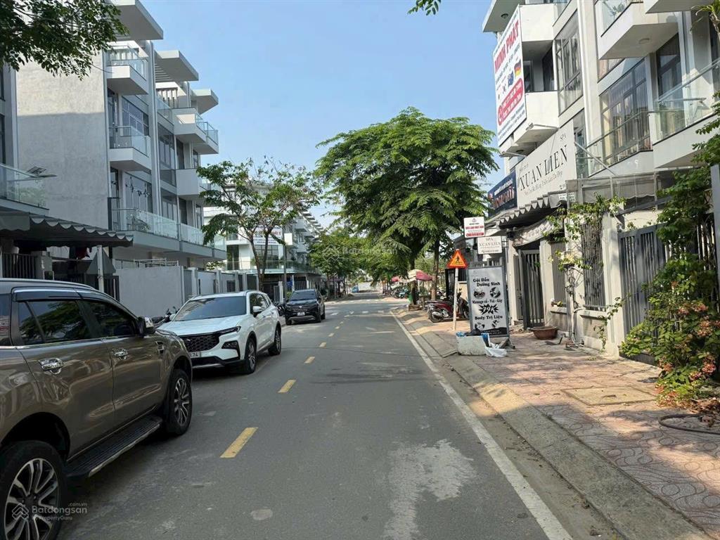 Bán nhà khu dân cư đồng bộ chợ đầu mối hóc môn
