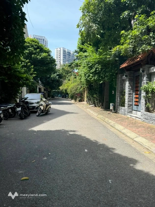 Biệt thự Trần Kim Xuyến, khu đô thị Yên Hòa, không gian sống xanh