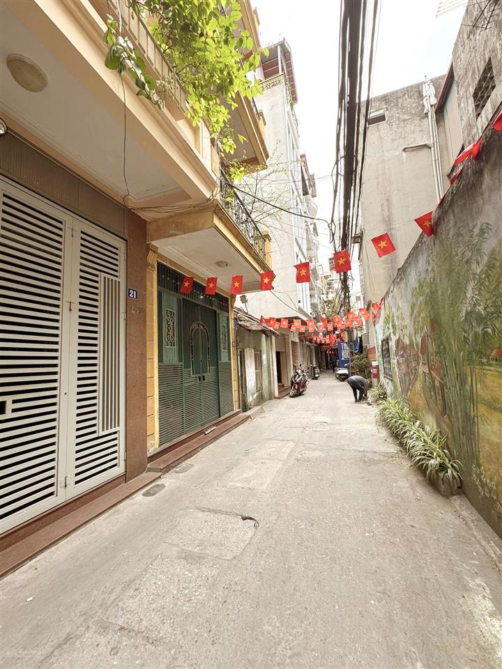 Hiếm 50m ra mặt phố ngọc hà 3 thoáng ngõ thông đội cấn 60m x 7 tầng kd tốt.
