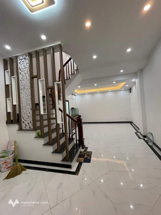 Bán nhà Đắc Sở 40m2, 4 tầng, 4 ngủ, ô tô đỗ sát nhà, kinh doanh, trung tâm Hoài Đức