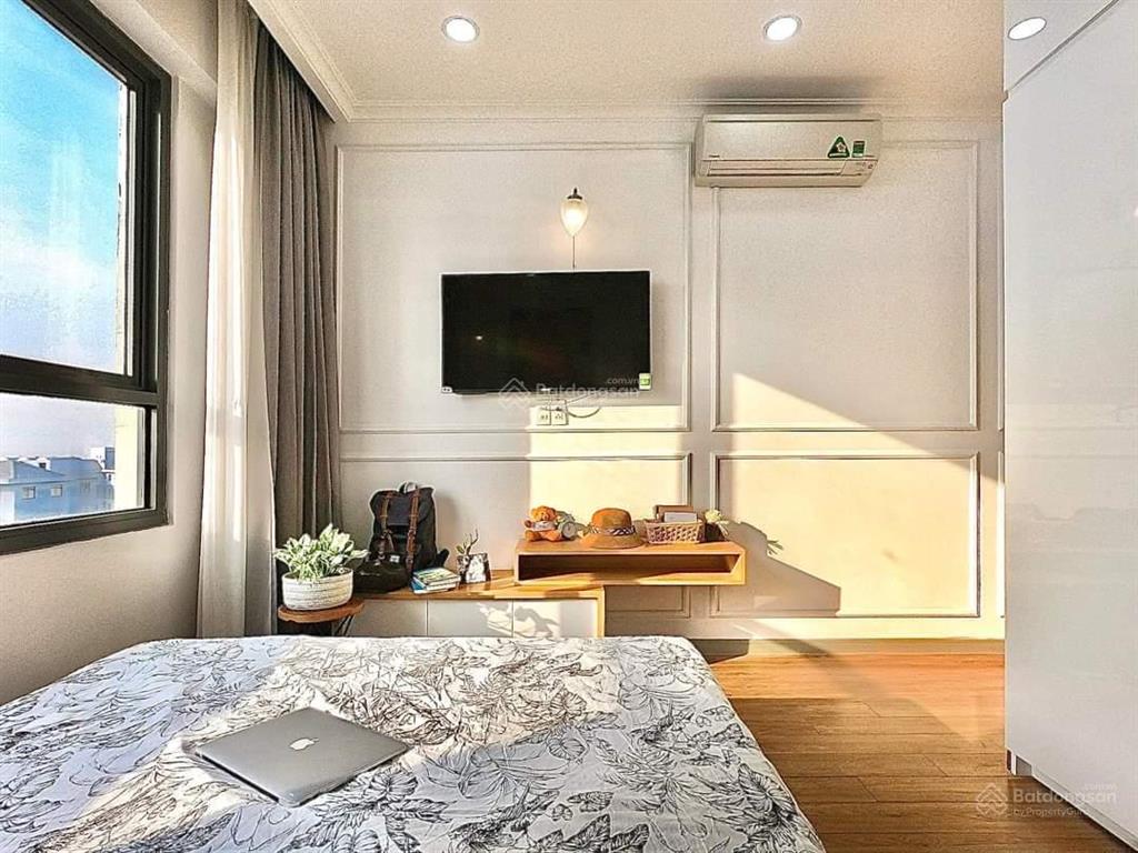 Cần bán căn hộ chung cư thuận việt, quận 11, 100m2, 3pn, giá 6 tỷ, 0931 196 *** thành. sổ hồng