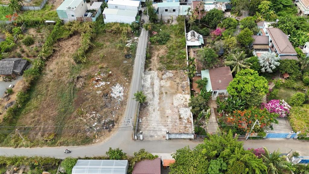 Bán lô đất góc 2 mt đường nguyễn duy trinh đối diện đông tăng long16 x 66m cn 1100m thổ giá 42tỷ