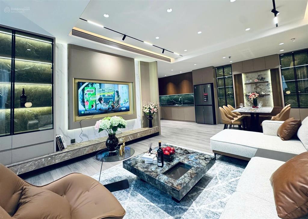 Gia đình chuyển xuống nhà đất mong muốn bán căn hộ 4n tầng 12 ban công đn ful đồ như ảnh giá có tl