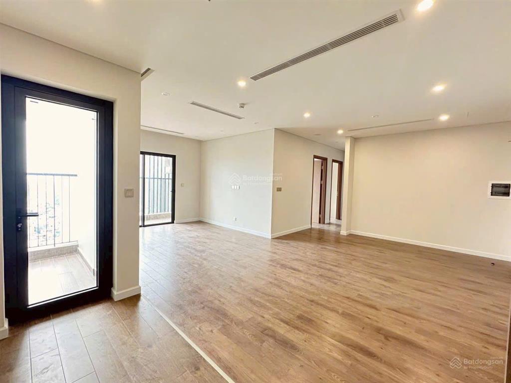 Chính chủ bán 2pn hoàng thành pearl dt 80m², ntcb, sđcc tầng trung 8 tỷ có tl 0936 833 ***