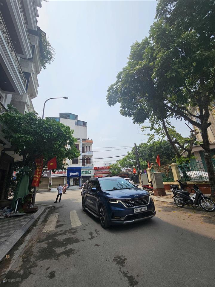 Bán đất 32m2 tại phú thượng, quận tây hồ, giá 6,25 tỷ, tặng nhà c4 ô tô vào lô góc 0778 395 ***