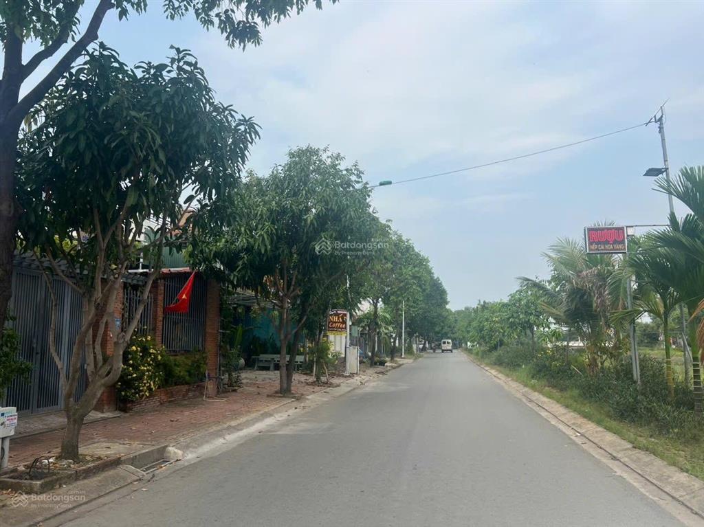 Chủ kẹt vốn bán lô đất 6x21 mặt tiền đường kinh doanh đường rộng 22m thông quốc lộ 13 ngay chợ