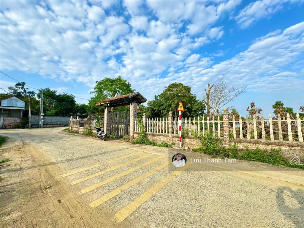 Siêu phẩm nghỉ dưỡng, lô góc 2 mặt tiền, mặt tiền bám đường gần 70m view hồ, 1322m2 có 299m2 thổ cư