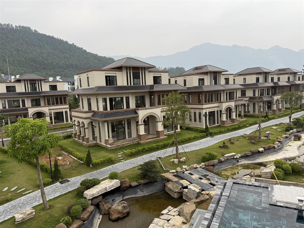 Suất ngoại giao biệt thự cực vip biệt thự vừa hoàn thiện xong tại hòa lạc. rõ ràng giá tốt, giá hời