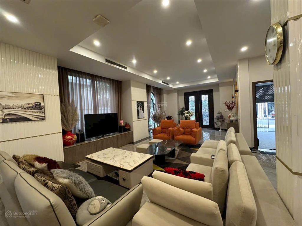Biệt thự ngọc trai, 226m2, hướng đông tứ trạch, full nội thất sang trọng, 5pn, thang máy