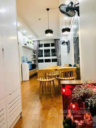 Bán căn 57m2 cc sunview town giá 2 tỷ 450 0941 049 ***