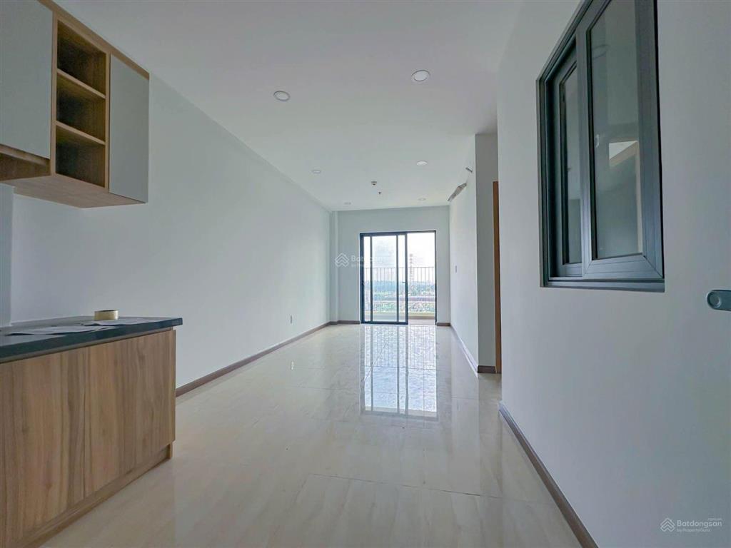 Bán căn bcons plaza giá tốt 2,2 tỷ, 51,3m², 2pn + 2wc, sổ sẵn, gần làng đại học, ga metro