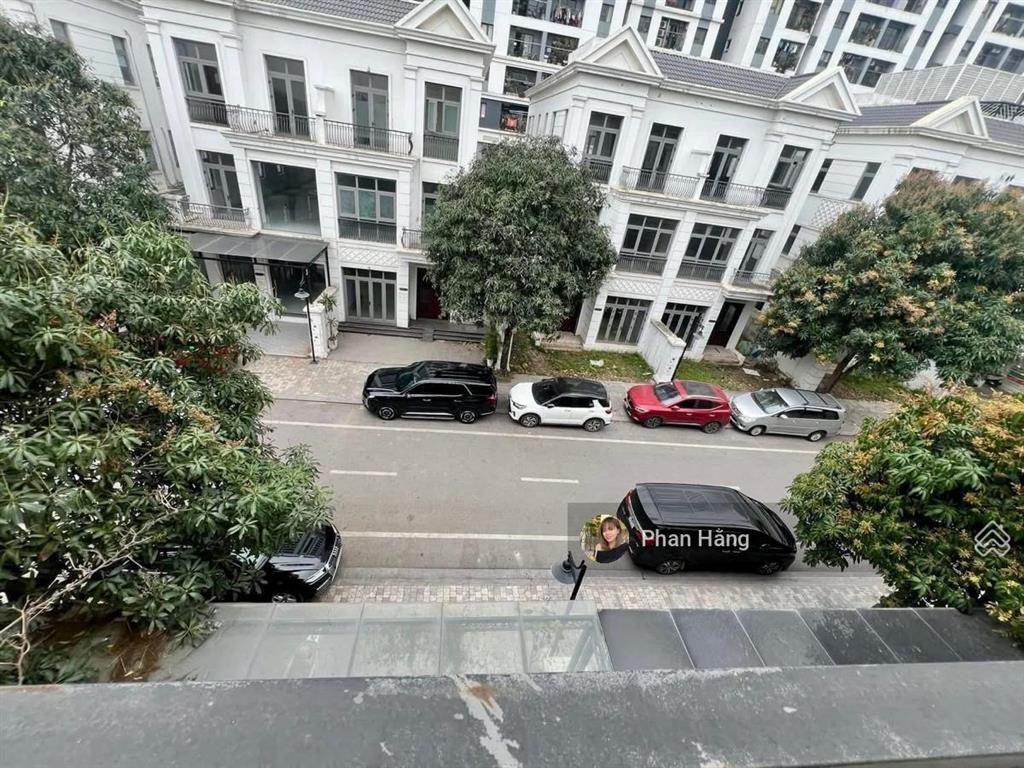 Bán biệt thự lô góc vinhomes riverside 2 mặt tiền cực vip ngay trục chính vào kđt